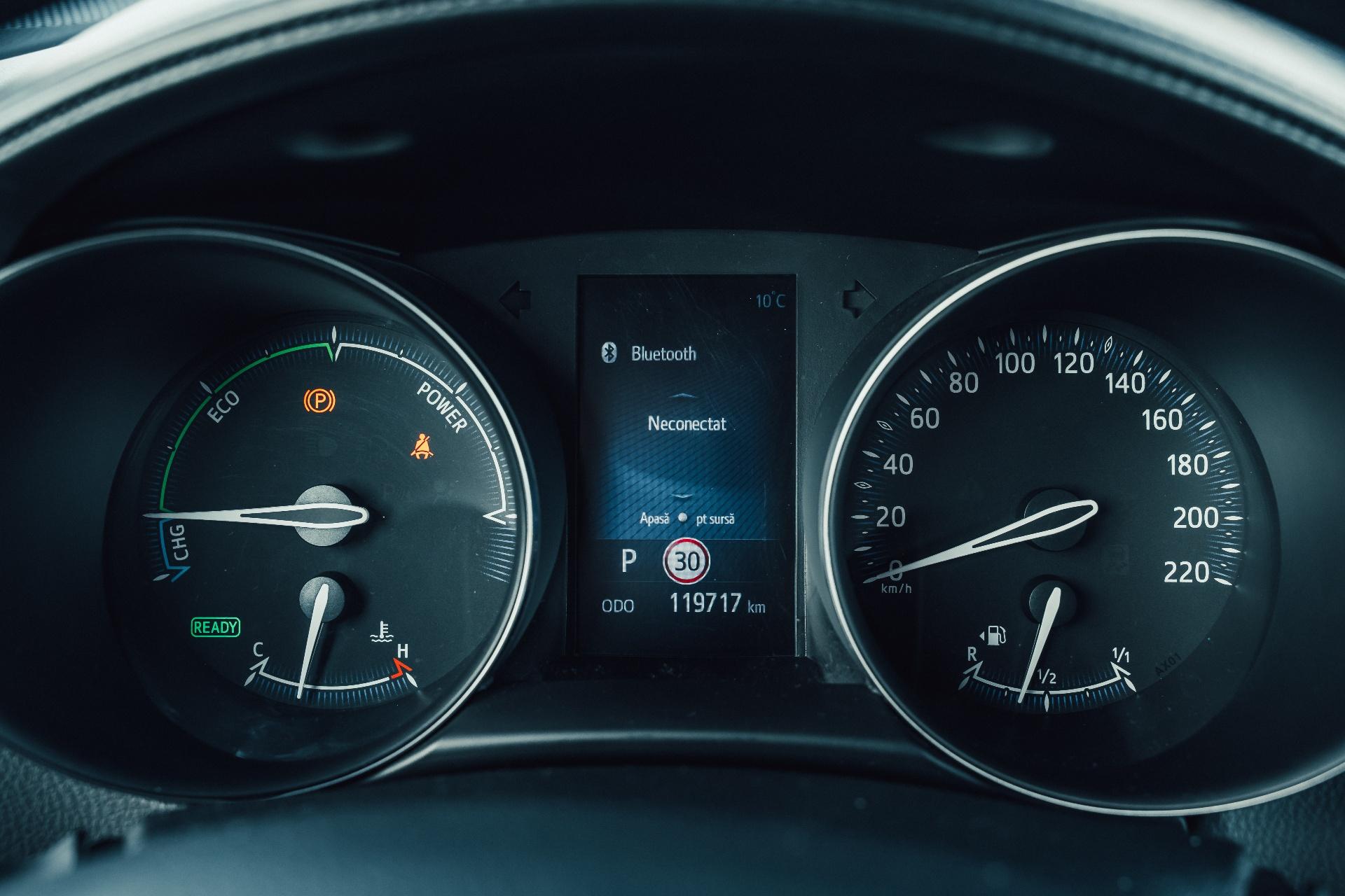 Toyota C-HR C-Enter 122 CVT (2019)
