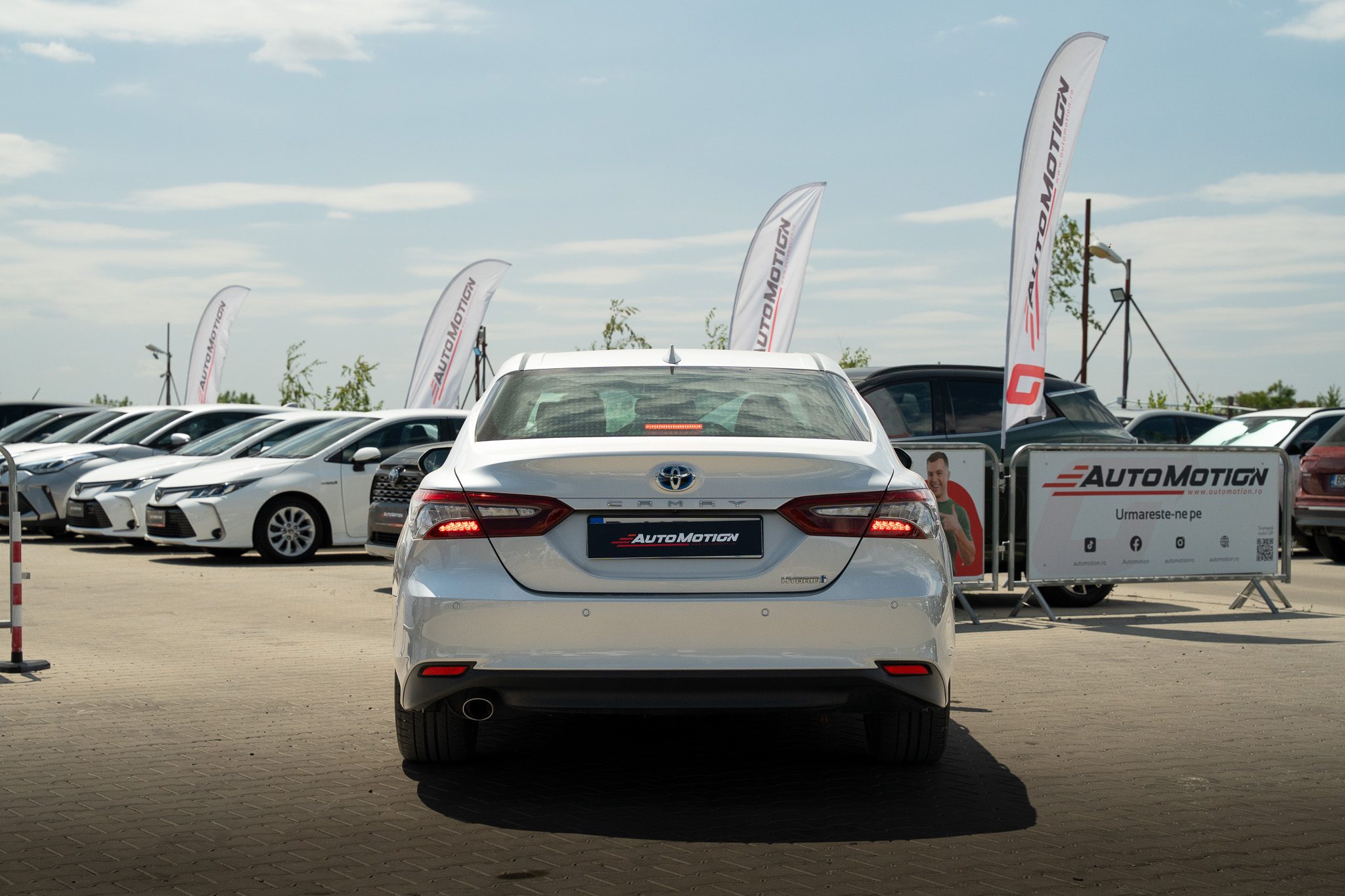 Toyota Camry 2.5 Hybrid Dynamic E-CVT (2023)