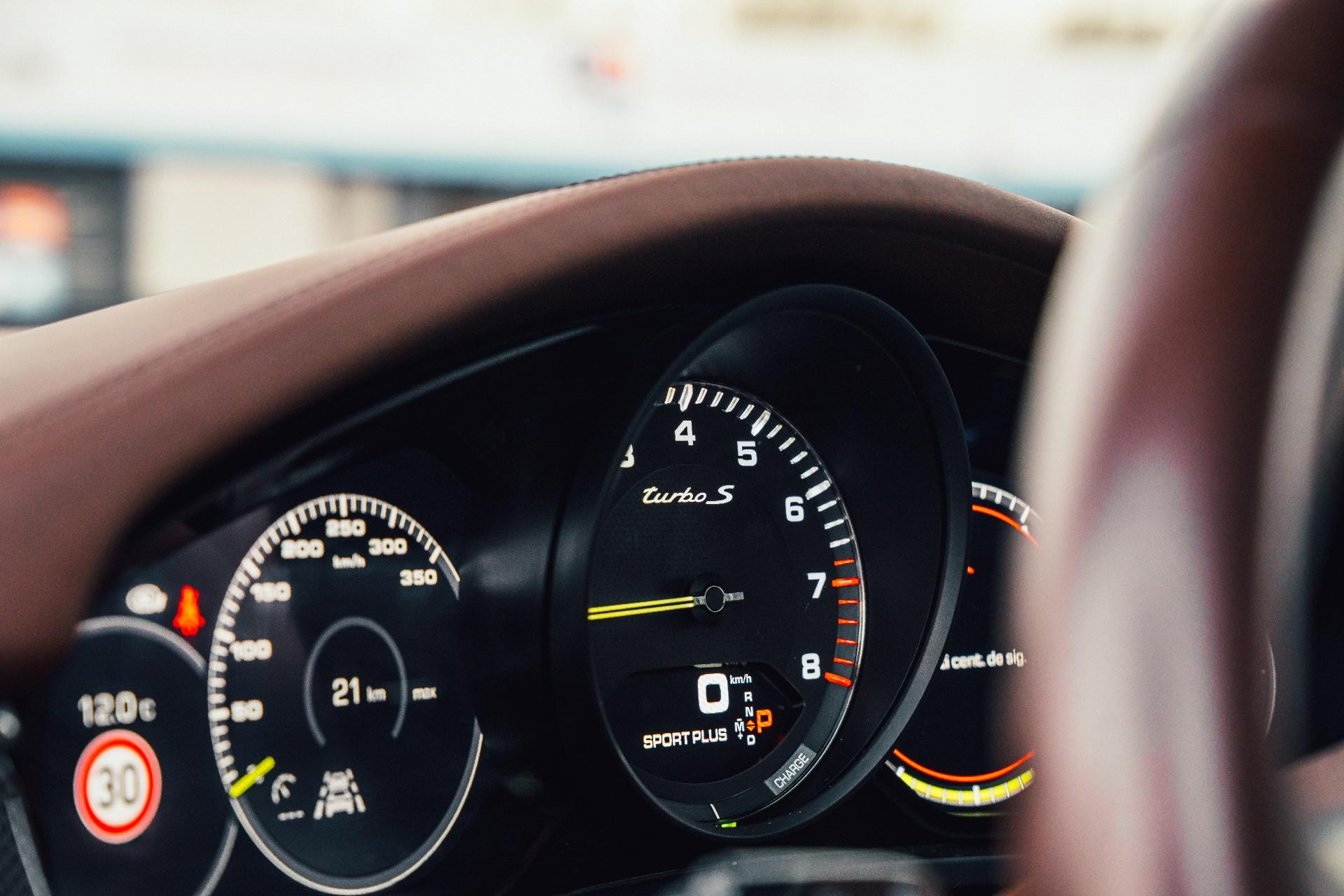 Porsche Panamera Turbo S E-Hybrid 680 CP (2019)